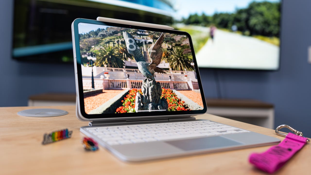Apple iPad Pro M4 (11-inch) running iPadOS 26